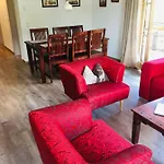 Berggluehen Apartman *